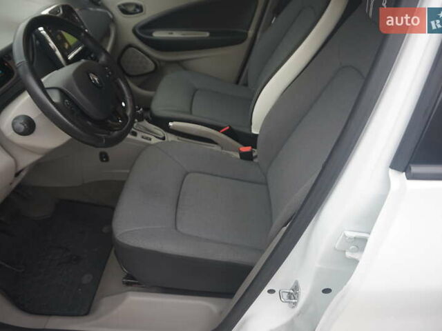 Білий Рено Зое, об'ємом двигуна 0 л та пробігом 111 тис. км за 7555 $, фото 29 на Automoto.ua