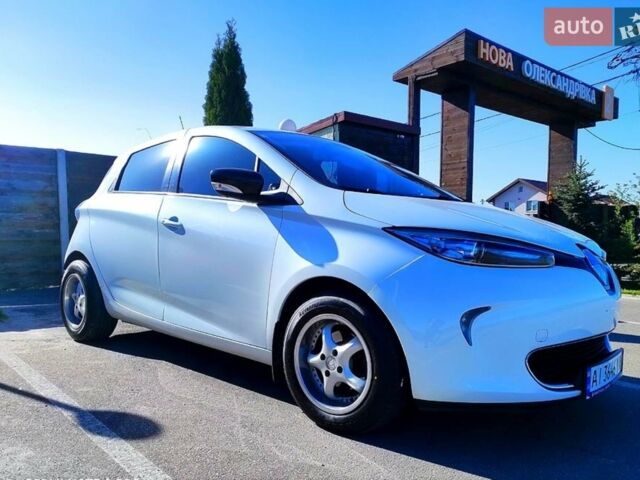 Білий Рено Зое, об'ємом двигуна 0 л та пробігом 84 тис. км за 7200 $, фото 13 на Automoto.ua