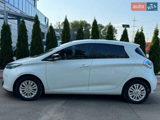 Белый Рено Зое, объемом двигателя 0 л и пробегом 118 тыс. км за 7300 $, фото 5 на Automoto.ua