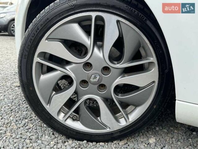 Білий Рено Зое, об'ємом двигуна 0 л та пробігом 100 тис. км за 7800 $, фото 38 на Automoto.ua