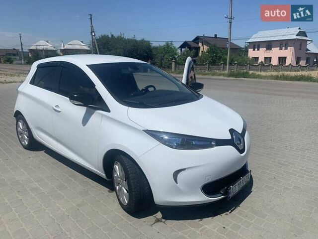 Белый Рено Зое, объемом двигателя 0 л и пробегом 154 тыс. км за 6800 $, фото 3 на Automoto.ua