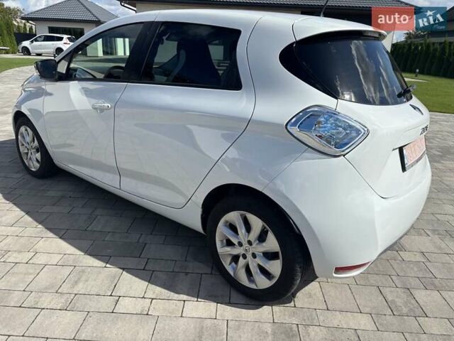 Білий Рено Зое, об'ємом двигуна 0 л та пробігом 84 тис. км за 7700 $, фото 2 на Automoto.ua