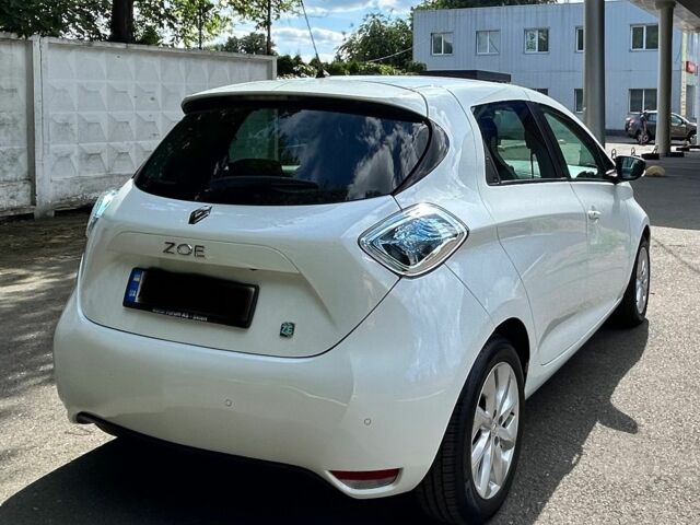 Белый Рено Зое, объемом двигателя 0 л и пробегом 93 тыс. км за 7500 $, фото 2 на Automoto.ua