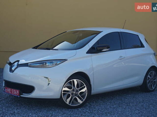 Белый Рено Зое, объемом двигателя 0 л и пробегом 93 тыс. км за 7200 $, фото 1 на Automoto.ua