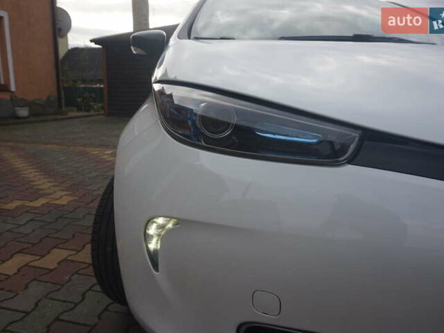 Білий Рено Зое, об'ємом двигуна 0 л та пробігом 112 тис. км за 6777 $, фото 22 на Automoto.ua