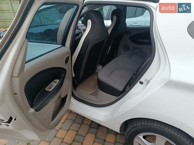 Білий Рено Зое, об'ємом двигуна 0 л та пробігом 130 тис. км за 6100 $, фото 2 на Automoto.ua