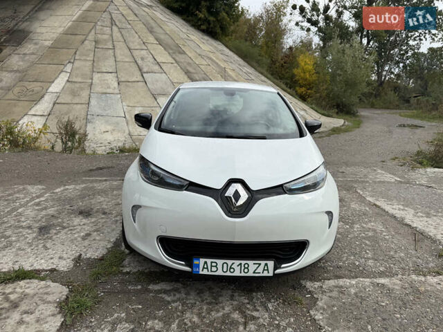 Білий Рено Зое, об'ємом двигуна 0 л та пробігом 98 тис. км за 9500 $, фото 7 на Automoto.ua