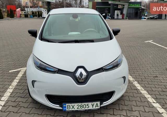 Белый Рено Зое, объемом двигателя 0 л и пробегом 108 тыс. км за 6500 $, фото 8 на Automoto.ua