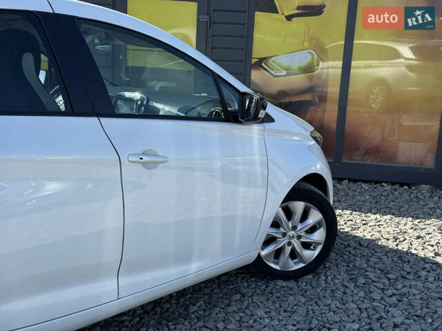 Білий Рено Зое, об'ємом двигуна 0 л та пробігом 98 тис. км за 6900 $, фото 30 на Automoto.ua