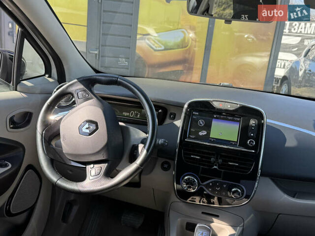 Білий Рено Зое, об'ємом двигуна 0 л та пробігом 98 тис. км за 6900 $, фото 40 на Automoto.ua