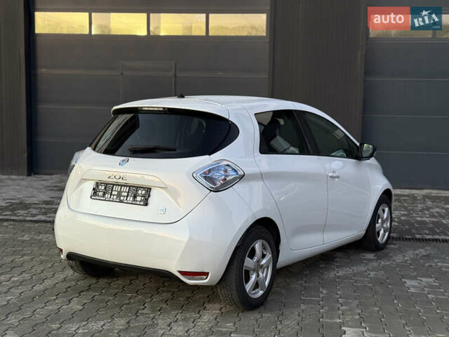 Белый Рено Зое, объемом двигателя 0 л и пробегом 86 тыс. км за 7200 $, фото 3 на Automoto.ua