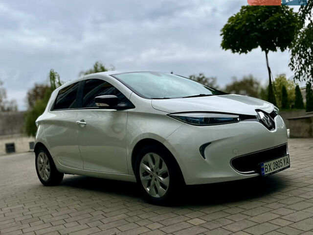 Белый Рено Зое, объемом двигателя 0 л и пробегом 108 тыс. км за 6499 $, фото 6 на Automoto.ua