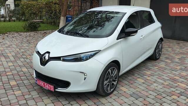 Білий Рено Зое, об'ємом двигуна 0 л та пробігом 50 тис. км за 7950 $, фото 1 на Automoto.ua