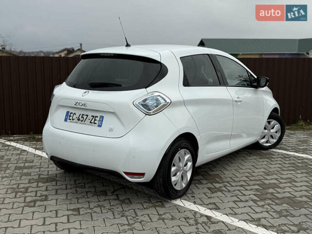 Белый Рено Зое, объемом двигателя 0 л и пробегом 125 тыс. км за 6700 $, фото 14 на Automoto.ua