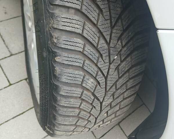 Білий Рено Зое, об'ємом двигуна 0 л та пробігом 71 тис. км за 6700 $, фото 1 на Automoto.ua