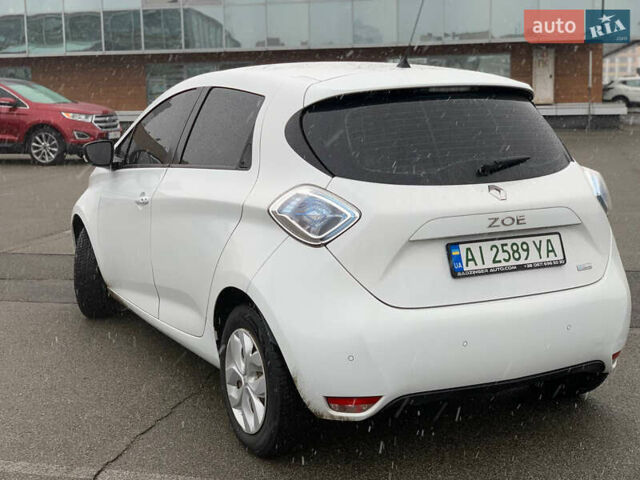 Белый Рено Зое, объемом двигателя 0 л и пробегом 120 тыс. км за 8000 $, фото 5 на Automoto.ua