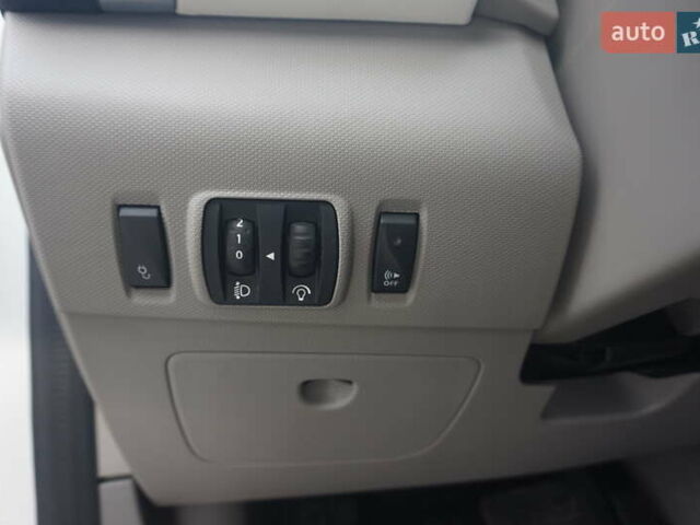 Білий Рено Зое, об'ємом двигуна 0 л та пробігом 112 тис. км за 6777 $, фото 28 на Automoto.ua