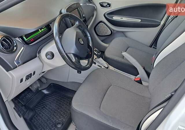Рено Зое 2016 в Львове на Automoto.ua Белый Рено Зое, объемом двигателя 0 л и пробегом 115 тыс. км за 7100 $, фото 1 на Automoto.ua