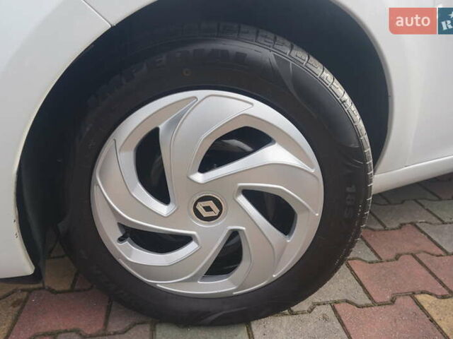 Білий Рено Зое, об'ємом двигуна 0 л та пробігом 112 тис. км за 6777 $, фото 58 на Automoto.ua