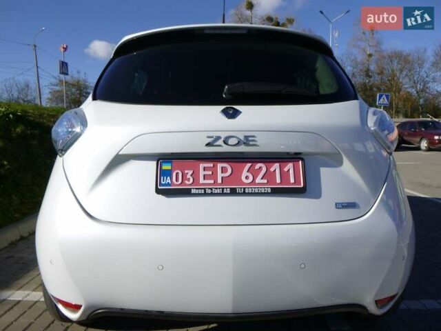Белый Рено Зое, объемом двигателя 0 л и пробегом 81 тыс. км за 10300 $, фото 3 на Automoto.ua
