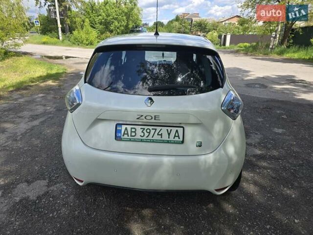 Белый Рено Зое, объемом двигателя 0 л и пробегом 107 тыс. км за 6900 $, фото 3 на Automoto.ua
