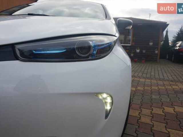 Білий Рено Зое, об'ємом двигуна 0 л та пробігом 112 тис. км за 6777 $, фото 21 на Automoto.ua