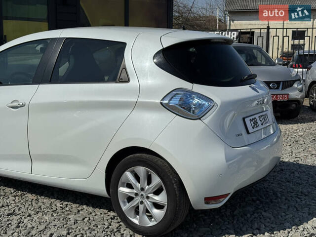 Білий Рено Зое, об'ємом двигуна 0 л та пробігом 98 тис. км за 6900 $, фото 21 на Automoto.ua