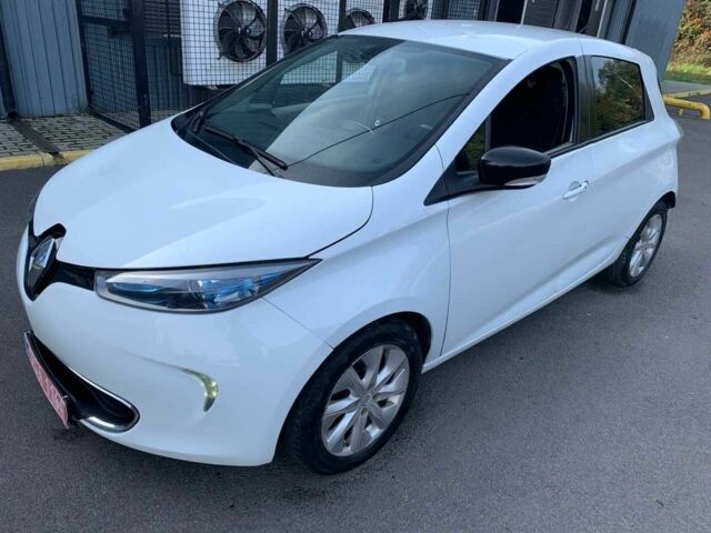 Белый Рено Зое, объемом двигателя 0 л и пробегом 300 тыс. км за 4299 $, фото 5 на Automoto.ua