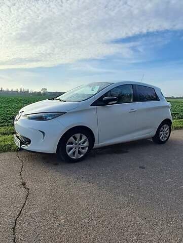 Белый Рено Зое, объемом двигателя 0 л и пробегом 163 тыс. км за 7950 $, фото 10 на Automoto.ua