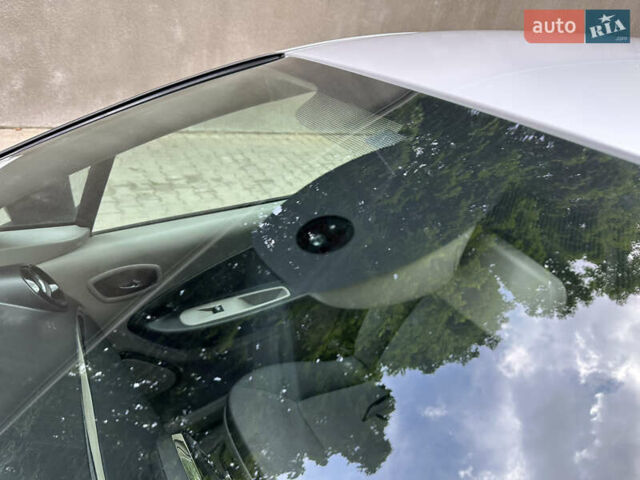 Білий Рено Зое, об'ємом двигуна 0 л та пробігом 134 тис. км за 6399 $, фото 18 на Automoto.ua