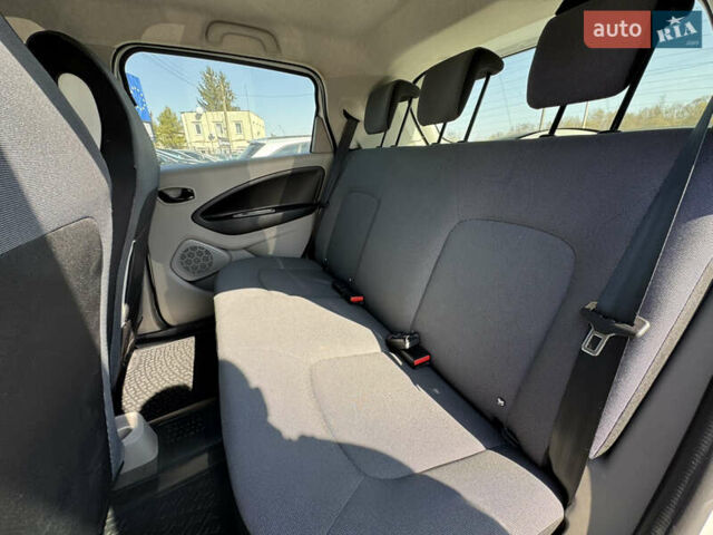 Білий Рено Зое, об'ємом двигуна 0 л та пробігом 98 тис. км за 6900 $, фото 47 на Automoto.ua