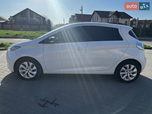 Белый Рено Зое, объемом двигателя 0 л и пробегом 72 тыс. км за 8100 $, фото 7 на Automoto.ua