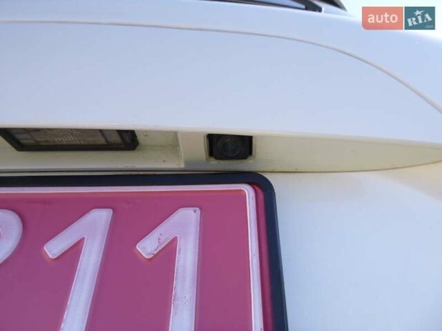 Белый Рено Зое, объемом двигателя 0 л и пробегом 81 тыс. км за 10300 $, фото 27 на Automoto.ua