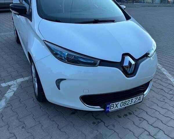 Білий Рено Зое, об'ємом двигуна 0 л та пробігом 100 тис. км за 7800 $, фото 2 на Automoto.ua