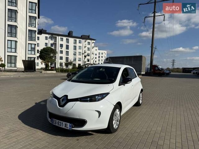 Белый Рено Зое, объемом двигателя 0 л и пробегом 147 тыс. км за 5900 $, фото 6 на Automoto.ua
