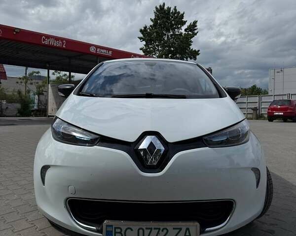 Белый Рено Зое, объемом двигателя 0 л и пробегом 108 тыс. км за 6999 $, фото 22 на Automoto.ua