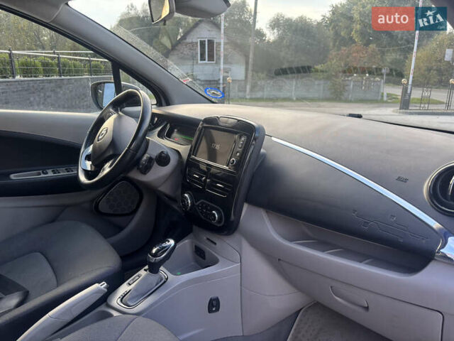 Білий Рено Зое, об'ємом двигуна 0 л та пробігом 118 тис. км за 6900 $, фото 8 на Automoto.ua