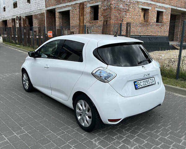 Белый Рено Зое, объемом двигателя 0 л и пробегом 89 тыс. км за 8200 $, фото 3 на Automoto.ua