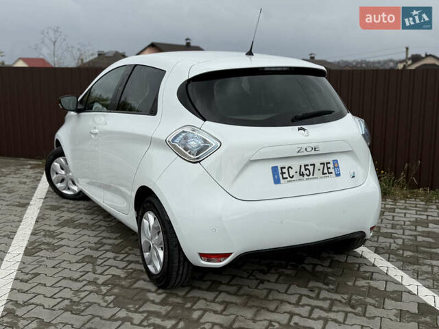Белый Рено Зое, объемом двигателя 0 л и пробегом 125 тыс. км за 6700 $, фото 19 на Automoto.ua