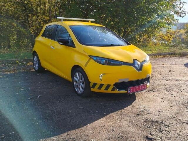 Белый Рено Зое, объемом двигателя 0 л и пробегом 30 тыс. км за 8500 $, фото 6 на Automoto.ua