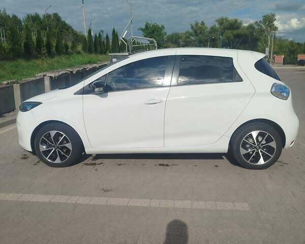 Белый Рено Зое, объемом двигателя 0 л и пробегом 161 тыс. км за 6300 $, фото 1 на Automoto.ua