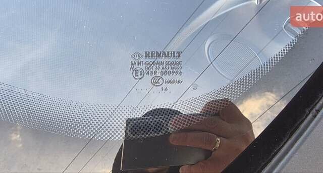 Білий Рено Зое, об'ємом двигуна 0 л та пробігом 192 тис. км за 5700 $, фото 1 на Automoto.ua