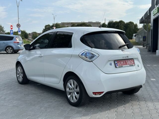 Белый Рено Зое, объемом двигателя 2 л и пробегом 77 тыс. км за 7200 $, фото 2 на Automoto.ua