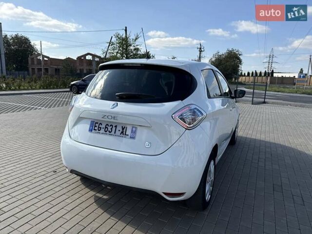 Белый Рено Зое, объемом двигателя 0 л и пробегом 147 тыс. км за 5900 $, фото 13 на Automoto.ua