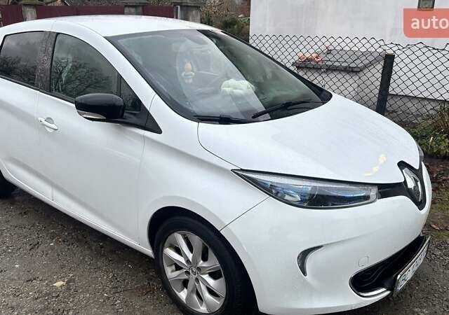 Белый Рено Зое, объемом двигателя 0 л и пробегом 147 тыс. км за 7000 $, фото 5 на Automoto.ua
