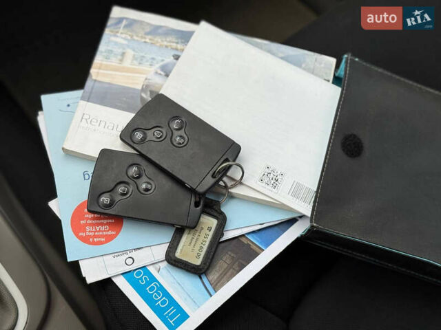 Белый Рено Зое, объемом двигателя 0 л и пробегом 164 тыс. км за 5999 $, фото 8 на Automoto.ua