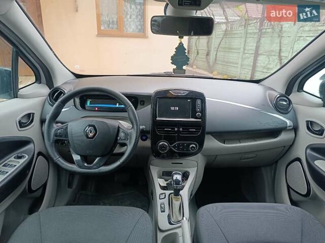 Білий Рено Зое, об'ємом двигуна 0 л та пробігом 130 тис. км за 6100 $, фото 7 на Automoto.ua