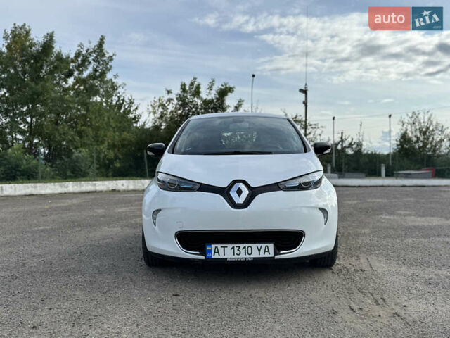 Белый Рено Зое, объемом двигателя 0 л и пробегом 75 тыс. км за 6400 $, фото 1 на Automoto.ua