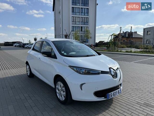 Белый Рено Зое, объемом двигателя 0 л и пробегом 147 тыс. км за 5900 $, фото 9 на Automoto.ua
