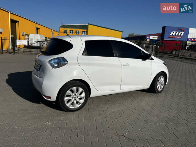 Белый Рено Зое, объемом двигателя 0 л и пробегом 72 тыс. км за 8100 $, фото 4 на Automoto.ua